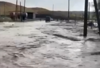 Жамбылдық полицейлер Сарысу ауданындағы төтенше жағдай салдарын жоюға көмектесуде