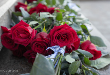 Баянауылдық атақты ұстазға мемориалдық тақта қойылды