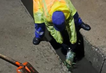 590 м3 мусора вывезли из арыков Алматы