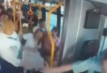 Ақтауда жолаушы автобус жүргізушісін ұрған