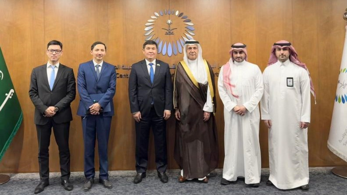 Ambassador of Kazakhstan meets with  President of Saudi Center for international strategic partnership