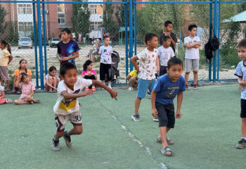 В Кызылорде стартовал проект «Creative Urban Tour»: детям проводят мастер-классы во дворах домов