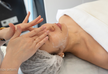 Как казахстанцы возвращают молодость: бег, операции и косметологи