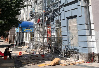 Семейде кәсіпкерлік нысандарының қасбеттері жаңартылып жатыр