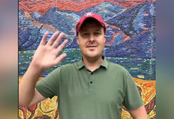 Речью на чистом казахском удивил американец из Калифорнии, живущий в Алматы