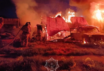 Астанада гараж бен көлік өртенді