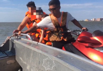 Гидроскутер с людьми заглох вдалеке от берега в Акмолинской области