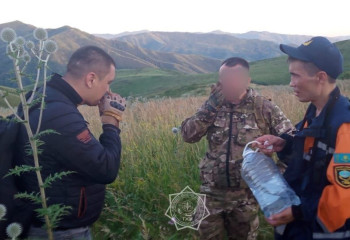 В Восточном Казахстане спасли двух мотоциклистов