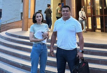 Брат экс-акима Шымкента под стражей после жесткого выселения жены и трех детей