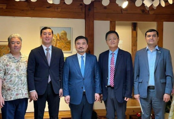 Paintings of Kazakh artist presented in Seoul