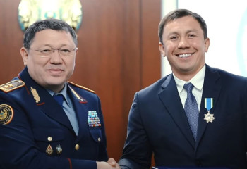 ІІМ басшысы Геннадий Головкинді медальмен марапаттады