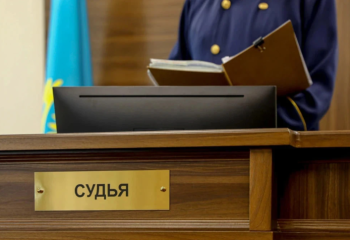 Жетісуда 380 млн теңге пара сұраған білім бөлімінің басшысы сотталды