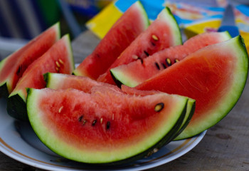 Аптап ыстықта неліктен қарбыз жеуге болмайды? Мамандар жауап берді