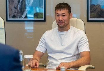 Шавкат Рахмонов помогает в организации турнира по смешанным боевым единоборствам в ВКО