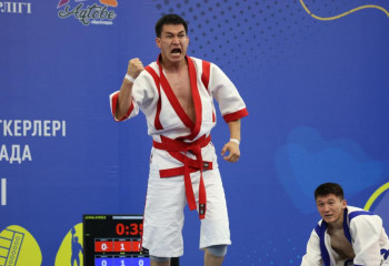 Сильнейших в казакша курес определили среди госслужащих