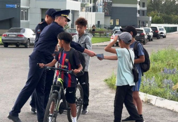 Необычную акцию по профилактике провели спасатели ДЧС ВКО