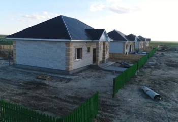 14 домов для пострадавших от паводков строят в Мугалжарском районе