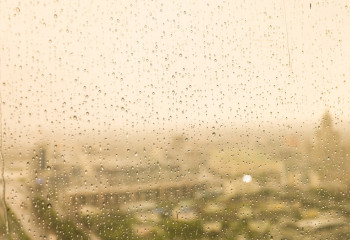 Грозы с градом и сильную жару обещают казахстанцам 22 июля