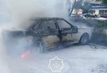 Астанада автотұрақта тұрған көлік өртеніп кетті