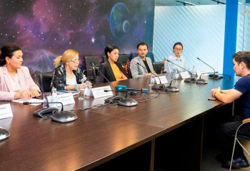 Программированию и применению AI обучат казахстанских учителей и школьников