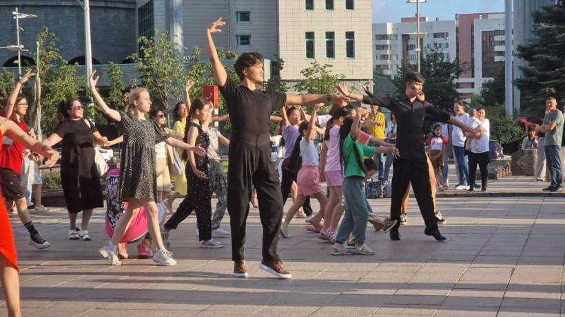  Астана әкімдігінің баспасөз қызметі 