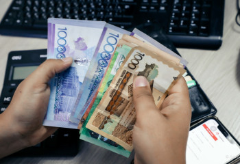 Преступная группа школьных бухгалтеров из Талдыгоргана похитила из бюджета 4,5 млрд тенге