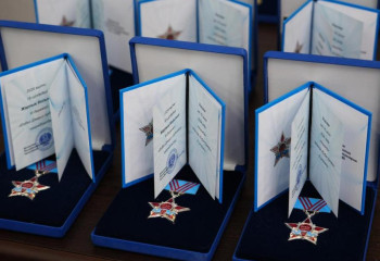 В Министерстве промышленности и строительства наградили выдающихся представителей отрасли