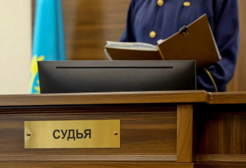 Павлодарда кәмелет жасқа толмаған қызын зорлаған әке сотталды