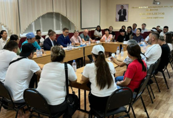 Какую помощь получит семья погибшего на ферросплавном заводе в Караганде