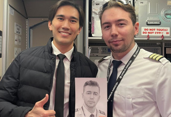 Ұшақ бортсеріктерінің портретін салып танымал болған Ирландиядағы қазақ суретшісі