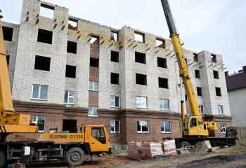 Канат Шарлапаев ознакомился с ходом строительства домов для пострадавших от паводка в СКО