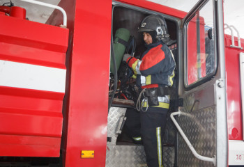 Строящееся здание загорелось в Кокшетау