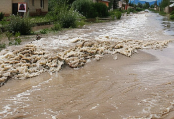 Рекордные ливни в Японии: более 200 тысяч человек эвакуированы из-за наводнений и оползней