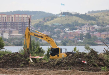 В Кокшетау проверили ход строительства объектов вдоль озера Копа