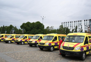 Жетісуда аудандық ауруханаларға жаңа жедел жәрдем көліктері берілді