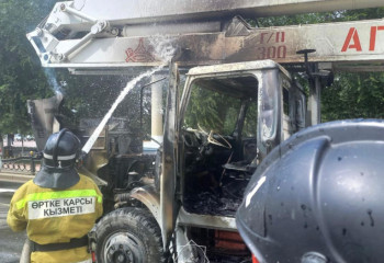 Авто загорелось в Актюбинской области