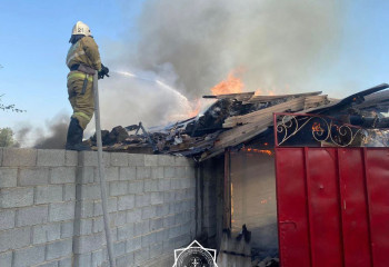 В Шымкенте потушили пожар в жилом доме