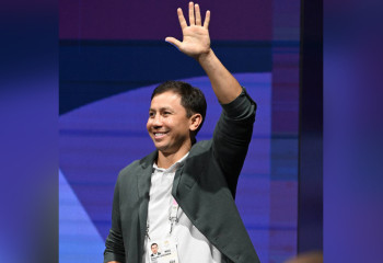 Gennady Golovkin performs special ritual at 2024 Olympics in Paris