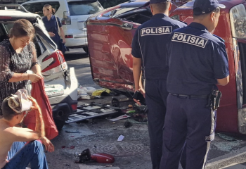 Алматыда полиция автобусы жол апатына түсті