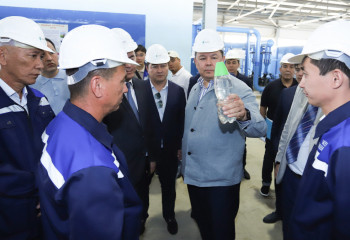 Канат Бозумбаев ознакомился с работой стратегически значимых предприятий Мангистауской области