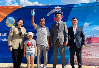 БҚО-да су тасқынынан зардап шеккен екі аудан тұрғындары жаңа баспанаға ие болды