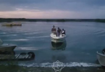 Алакөлде қайық бұзылып, 5 адам су айдынында қалып қойған