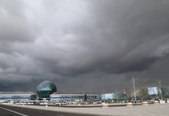 Штормовое предупреждение объявили в большинстве регионов Казахстана