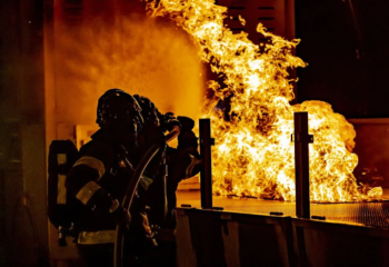 Шымкенттік құтқарушылар супермаркетте шыққан өртті сөндірді