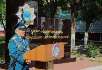 Памятную стелу с цитатой Момышулы установили в военном институте Сил воздушной обороны