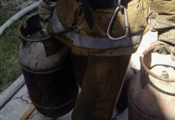 Таразда өрт сөндірушілер жарылыстың алдын алды