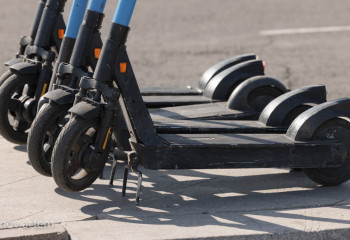 В Москве мужчина выстрелил в людей на самокатах