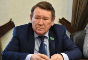 Депутат Наутиев требует поддержки уникального текстильного предприятия Казахстана