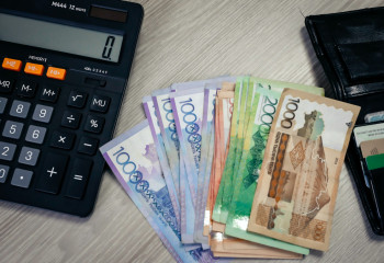 Бухгалтеры городской поликлиники в Алматы начислили «мертвым душам» 340 млн тенге