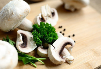 СҚО-да екі әйел саңырауқұлақтан уланып қалды